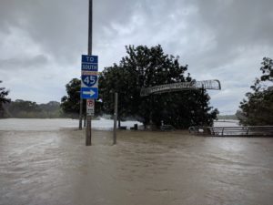 Aug 27 12:57:15 - Sabine Street Bridge